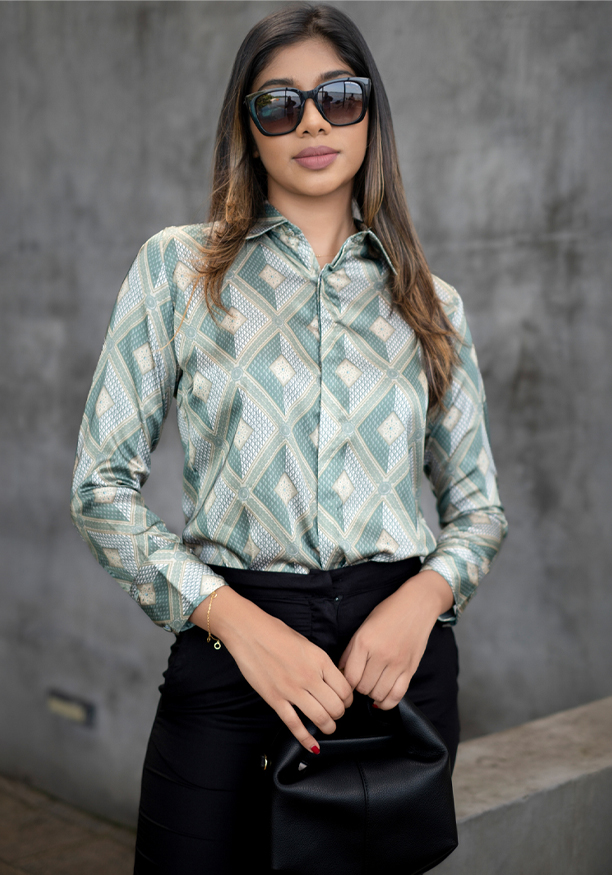 CONSEAL PLACKET GREEN PRINTED BLOUSE